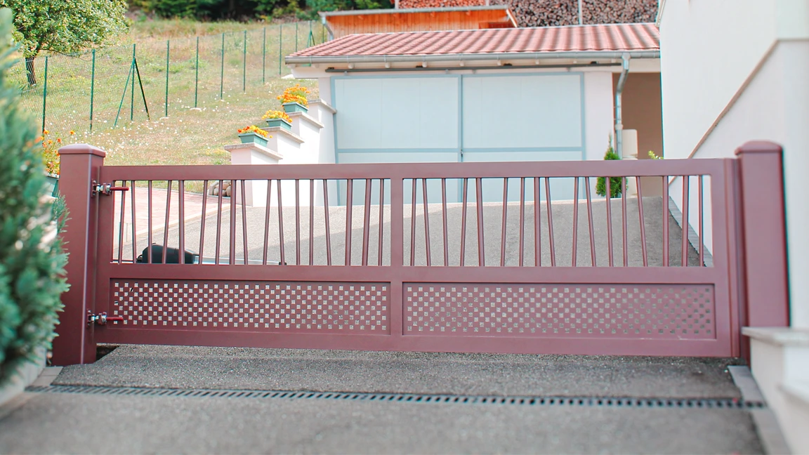 Portail aluminium grande dimension en 1 vantail